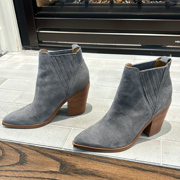 Marc Fisher Blue/Grey Western booties, size 7M - Picture 3 of 5